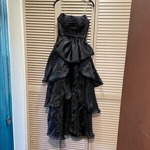 Chic Strapless Black Layered Dress